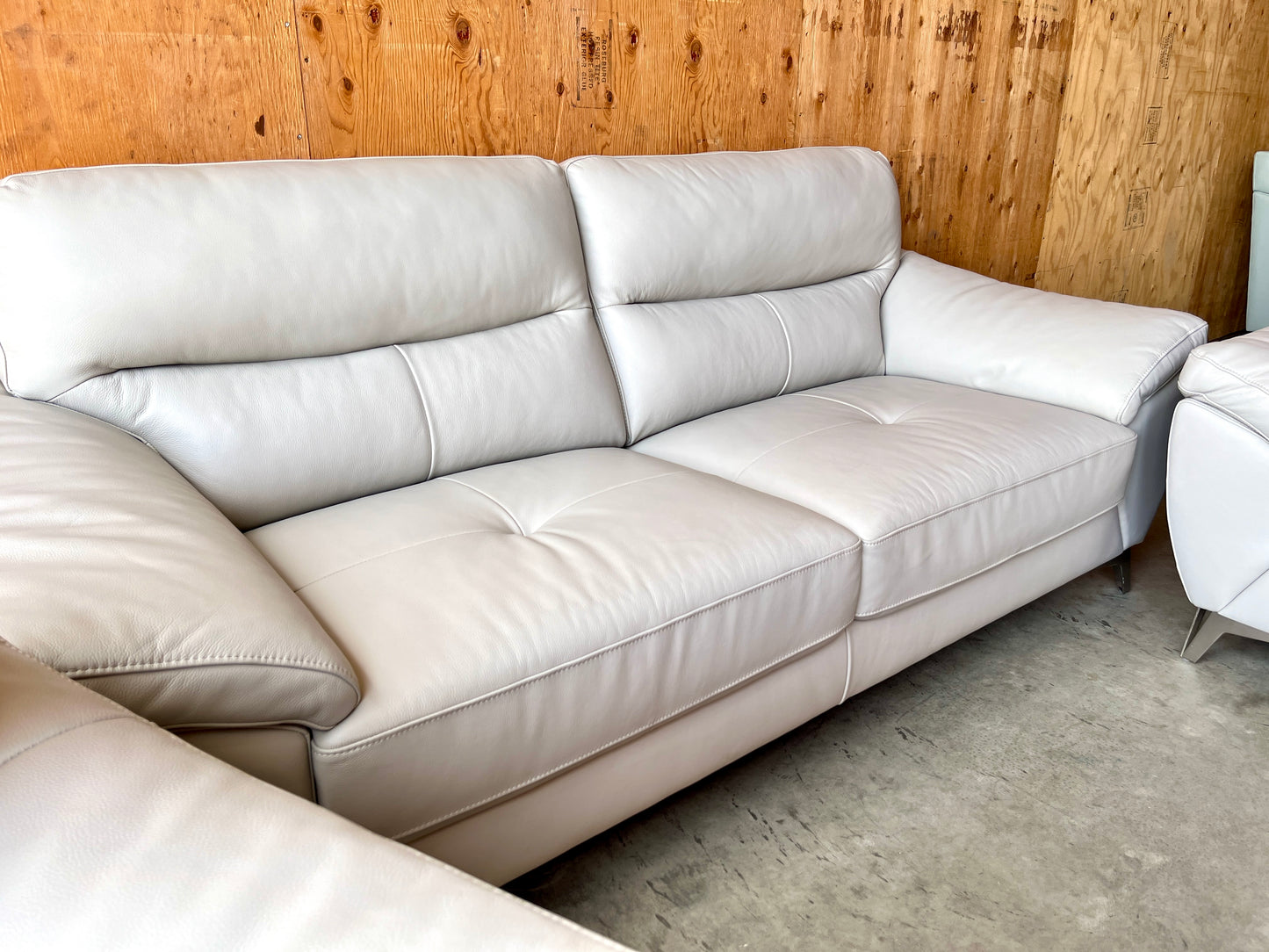 Beautiful Grey Leather Couch, Loveseat, and Chair Set